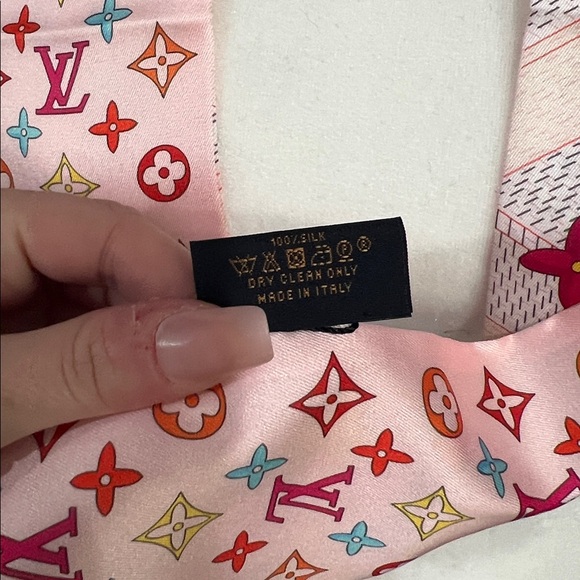 1453. Multicolor 100% silk double sided scarf. - Picture 5 of 5